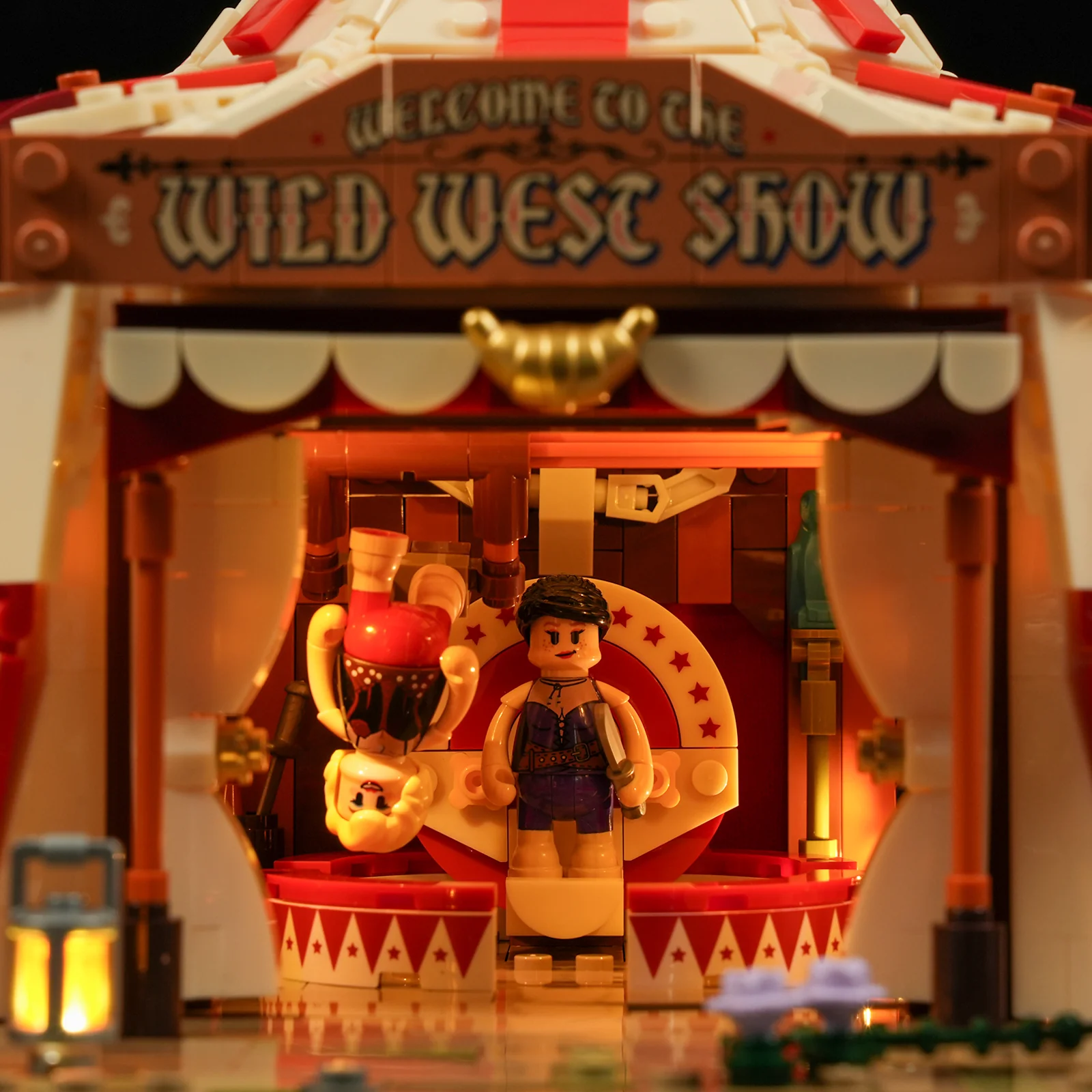 102-traveling-circus-7.webp Traveling Circus