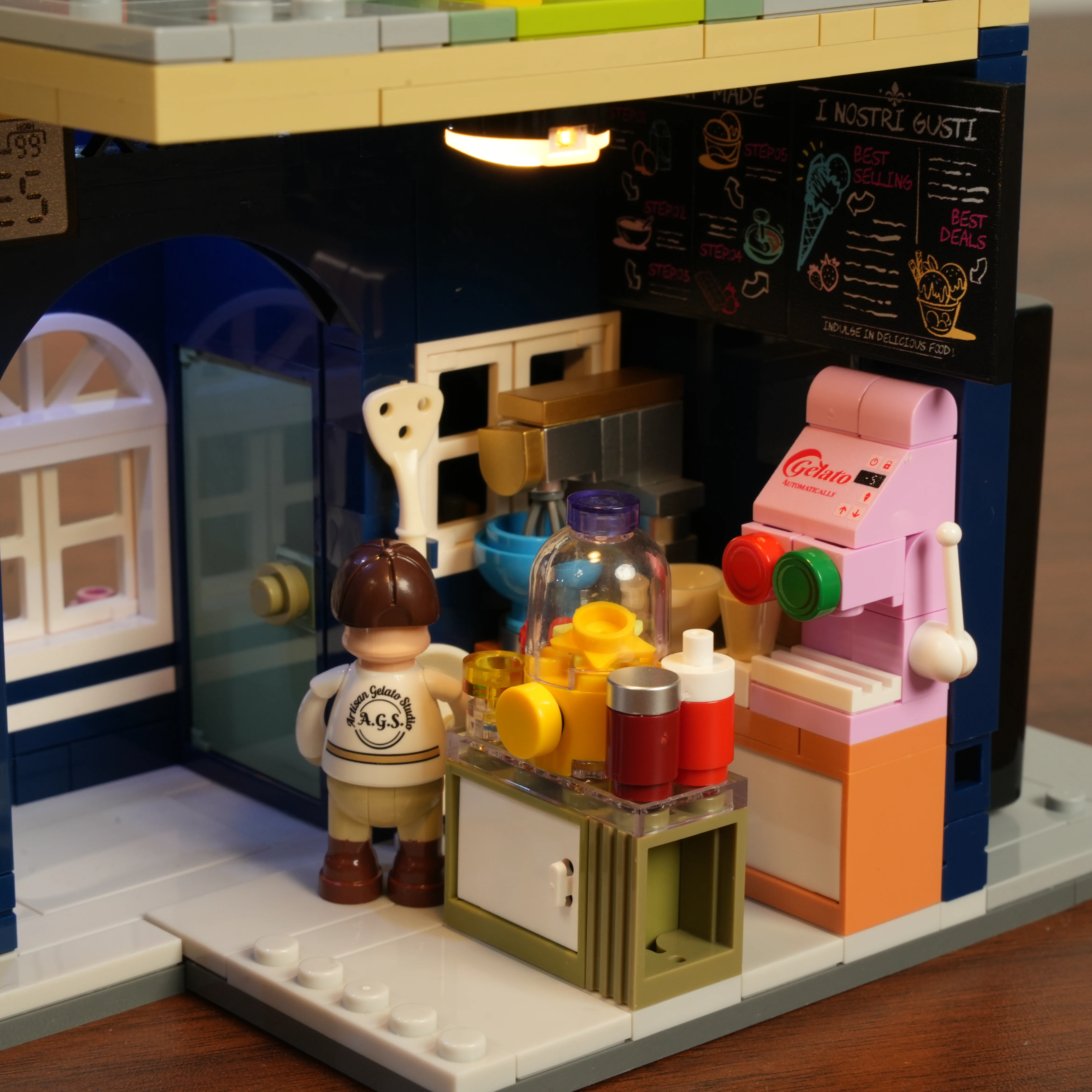 12-gelato-store-10.webp Gelato Store