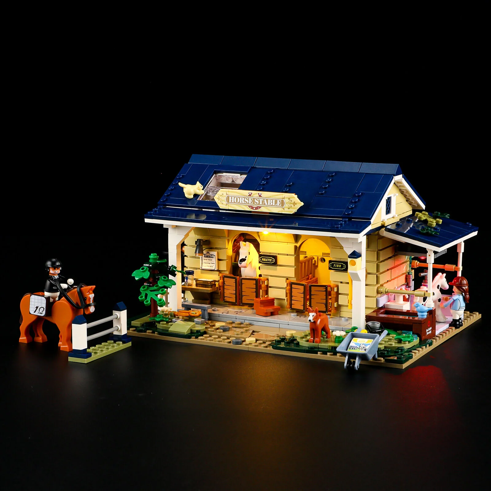217-usa-usa-variation-2.webp Horse Stable